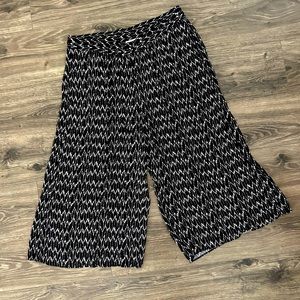 GAP Black & White Aztec Print Cropped Wide Leg Pants